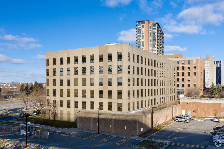 25 Boul La Fayette, Longueuil, QC à louer - Photo de l’immeuble – Image 3 sur 6