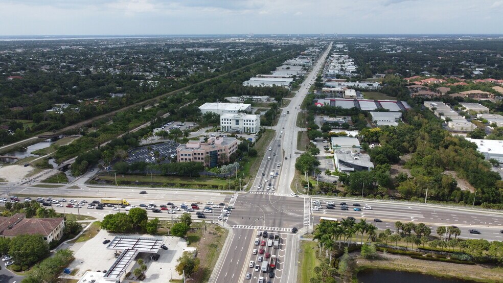 13320 Metro Pky, Fort Myers, FL à louer - Photo de l’immeuble – Image 3 sur 33