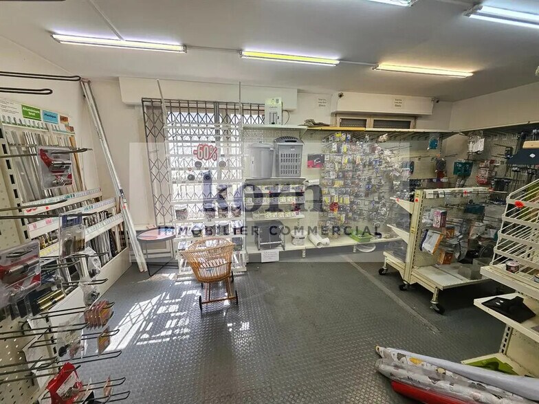 Local commercial dans Clamart à louer - Photo de l’immeuble – Image 3 sur 10