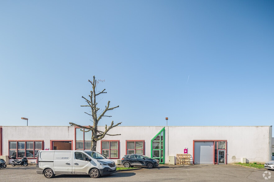 24 Rue Robert Witchitz, Ivry-sur-Seine à louer - Photo de l’immeuble – Image 3 sur 5