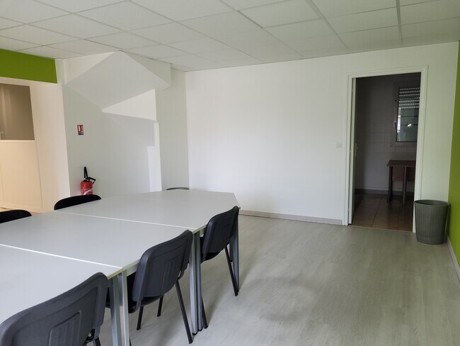 Plus de détails pour 69 Avenue De Strasbourg, Coulommiers - Local d'activités à louer