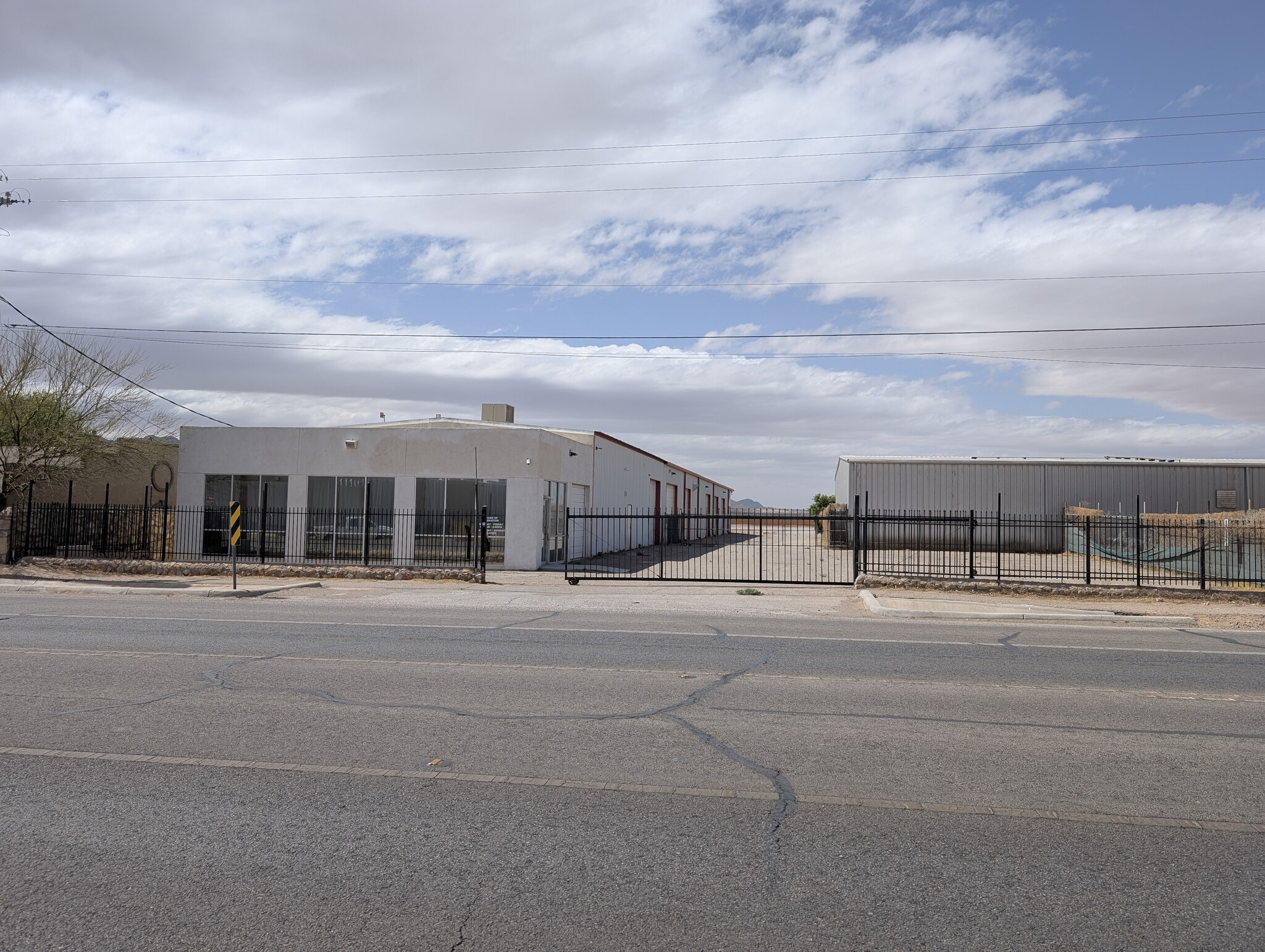 11101 Dyer St, El Paso, TX à louer Photo de l’immeuble– Image 1 sur 18