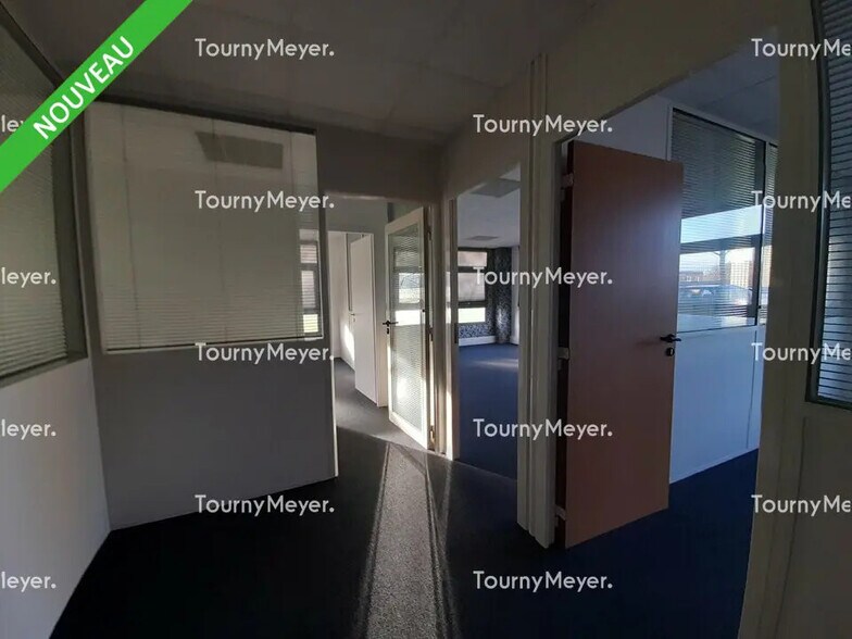 Bureau dans Pacé à louer - Photo de l’immeuble – Image 3 sur 4