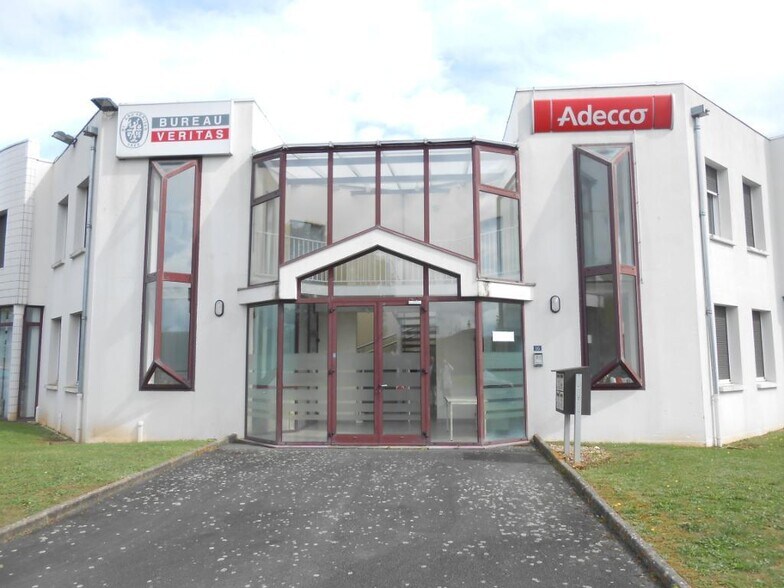 Bureau dans Poitiers à louer - Photo de l’immeuble – Image 2 sur 5
