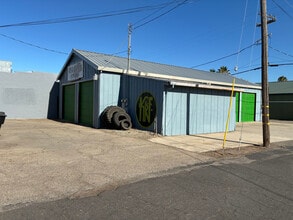 113 W Main St, Ripon, CA à louer Photo intérieure– Image 1 sur 6