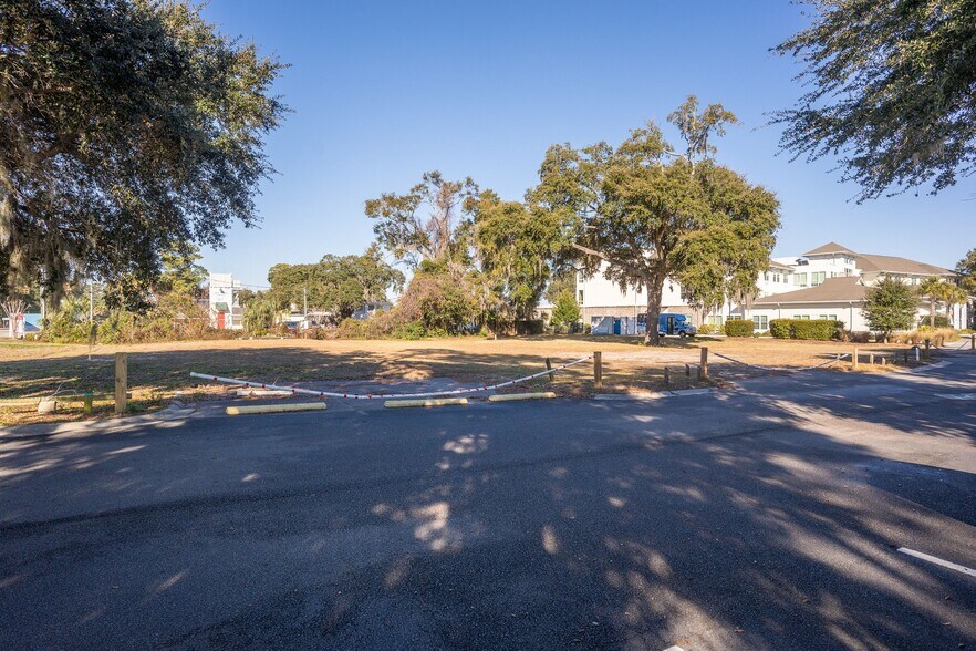 91 Sea Island Pky, Beaufort, SC à vendre - Photo de l’immeuble – Image 2 sur 16