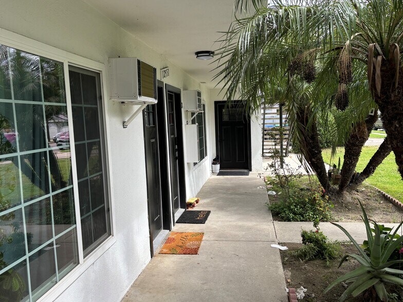 12551 Nutwood St, Garden Grove, CA à vendre - Photo de l’immeuble – Image 2 sur 11