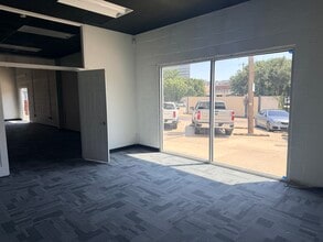 300 E Abram St, Arlington, TX à louer Photo intérieure– Image 2 sur 4