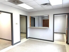 11 Cottonwood Dr, Chatham, IL à louer Photo intérieure– Image 1 sur 11