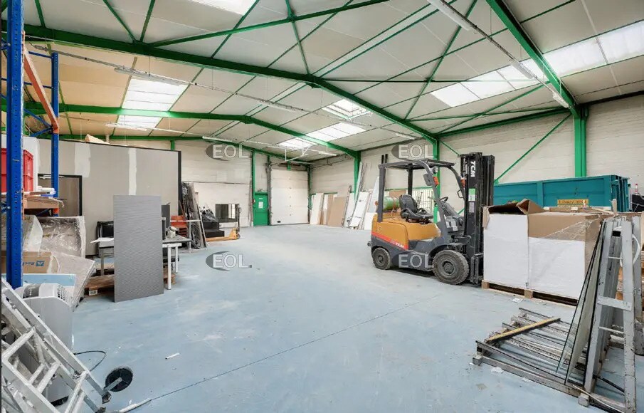 Local d’activités dans Saint-Genis-Laval à louer - Photo intérieure – Image 3 sur 8