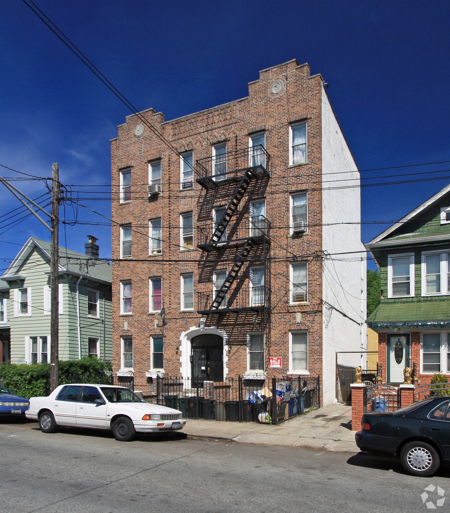 19 Hubbard Pl, Brooklyn, NY à vendre Photo principale– Image 1 sur 8
