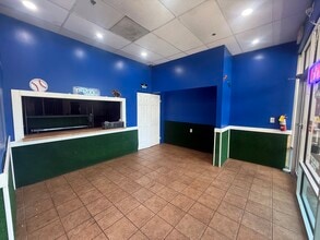 9010 W Commercial Blvd, Sunrise, FL à louer Photo intérieure– Image 2 sur 4