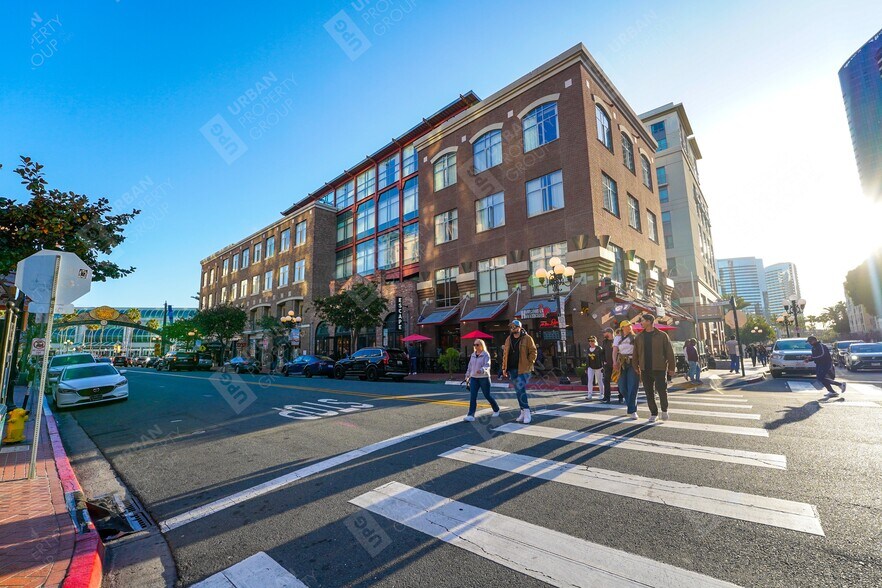 210-250 5th Ave, San Diego, CA à louer - Photo de l’immeuble – Image 2 sur 6