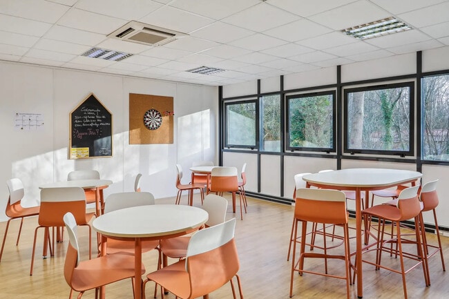 Plus de détails pour 9 Avenue Des Améthystes, Nantes - Coworking à louer