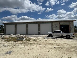 Plus de détails pour 121 Gretchen Ave S, Lehigh Acres, FL - Industriel/Logistique à louer