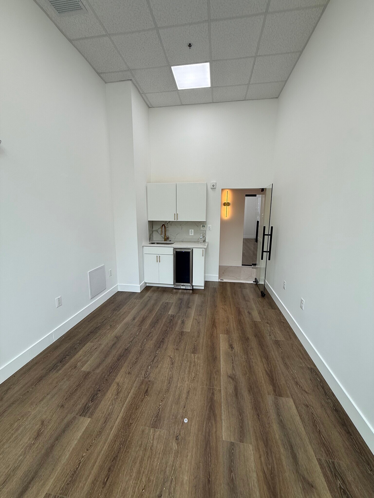 7917 Westpark Dr, Tysons, VA à louer Photo de l’immeuble– Image 1 sur 12