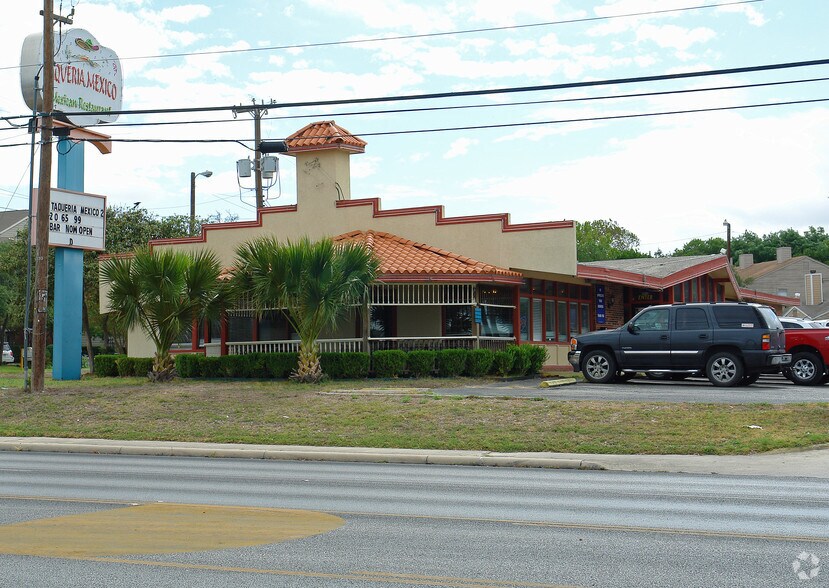 10930 Perrin Beitel Rd, San Antonio, TX à louer - Photo principale – Image 2 sur 16