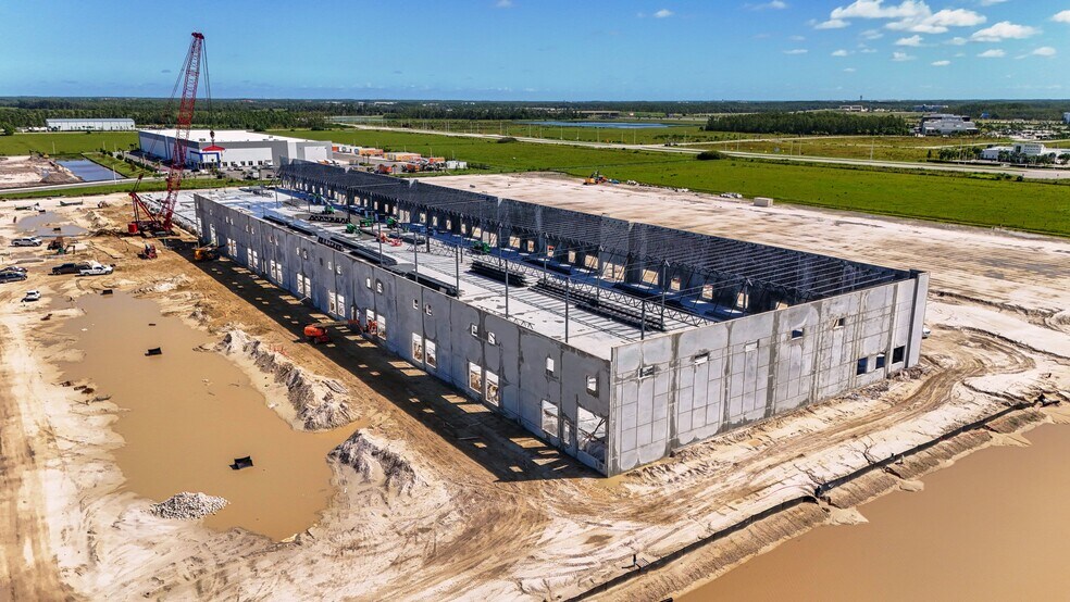16815 Oriole Rd, Fort Myers, FL à louer - Photo de la construction – Image 3 sur 6