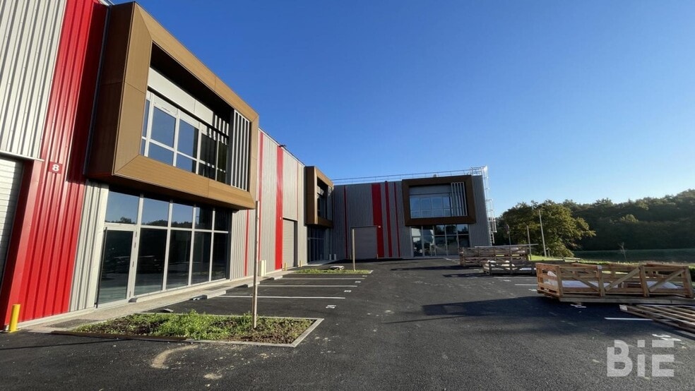 43 Bis Rue Newton, Tresses à louer - Photo de l’immeuble – Image 3 sur 8