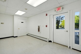 254 N State St, Concord, NH à louer Photo intérieure– Image 2 sur 31