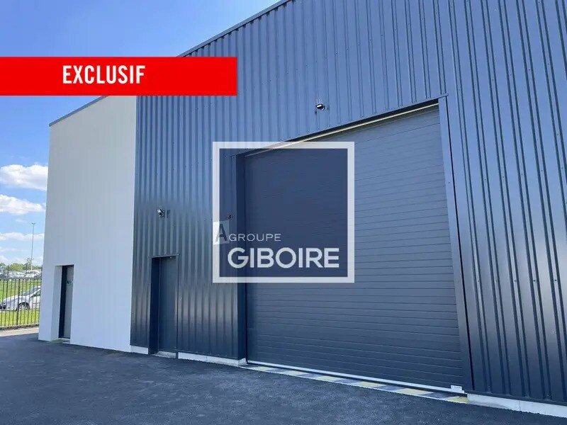 Industriel/Logistique dans Bréal-sous-Montfort à louer Photo de l’immeuble– Image 1 sur 13