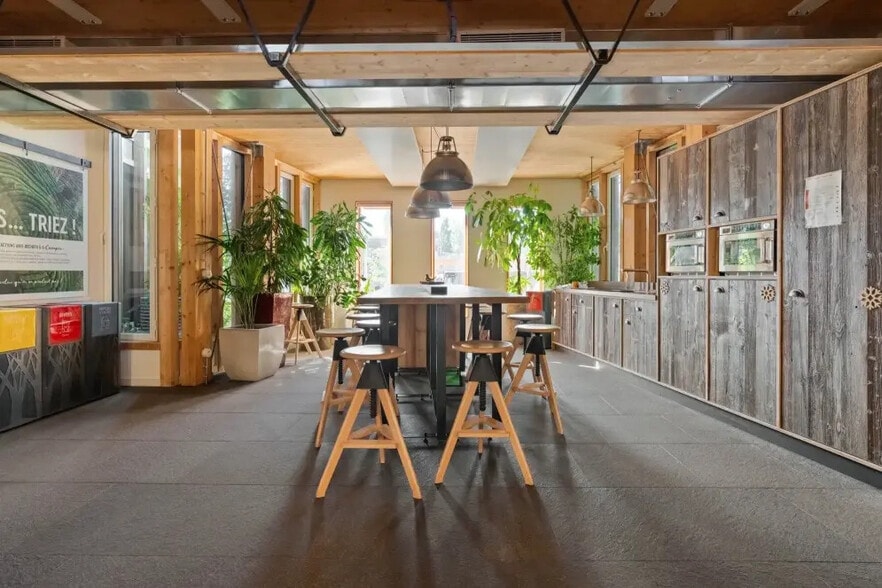 11 Rue Des Étangs Gobert, Versailles à louer - Photo de l’immeuble – Image 3 sur 7