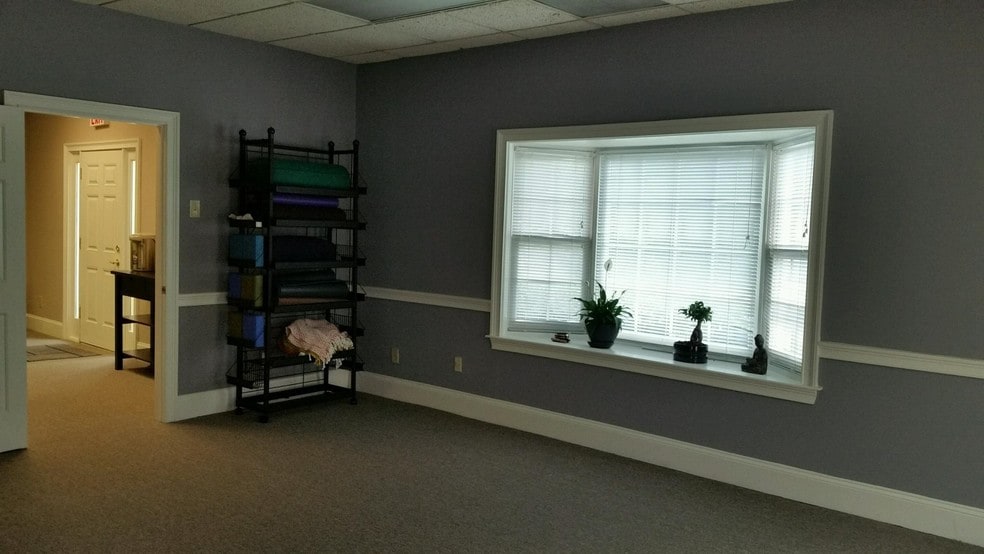 1435 McLendon Dr, Decatur, GA à vendre - Photo intérieure – Image 3 sur 4