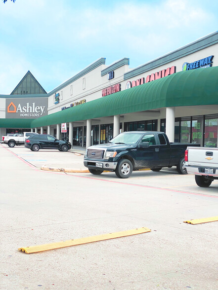 20220-20070 Highway 59 N, Humble, TX à louer - Photo de l’immeuble – Image 1 sur 9