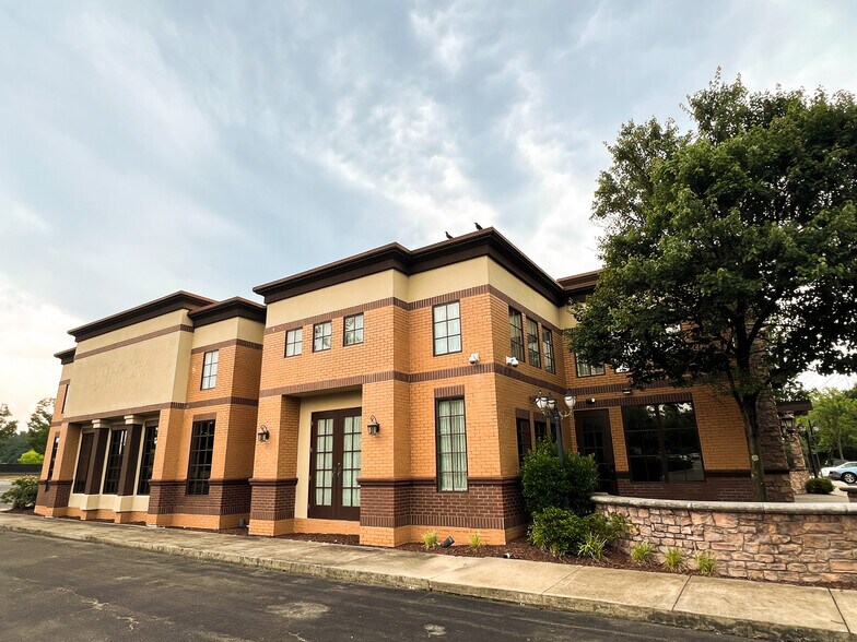 1115 Walnut St, Cary, NC à louer - Photo de l’immeuble – Image 2 sur 9