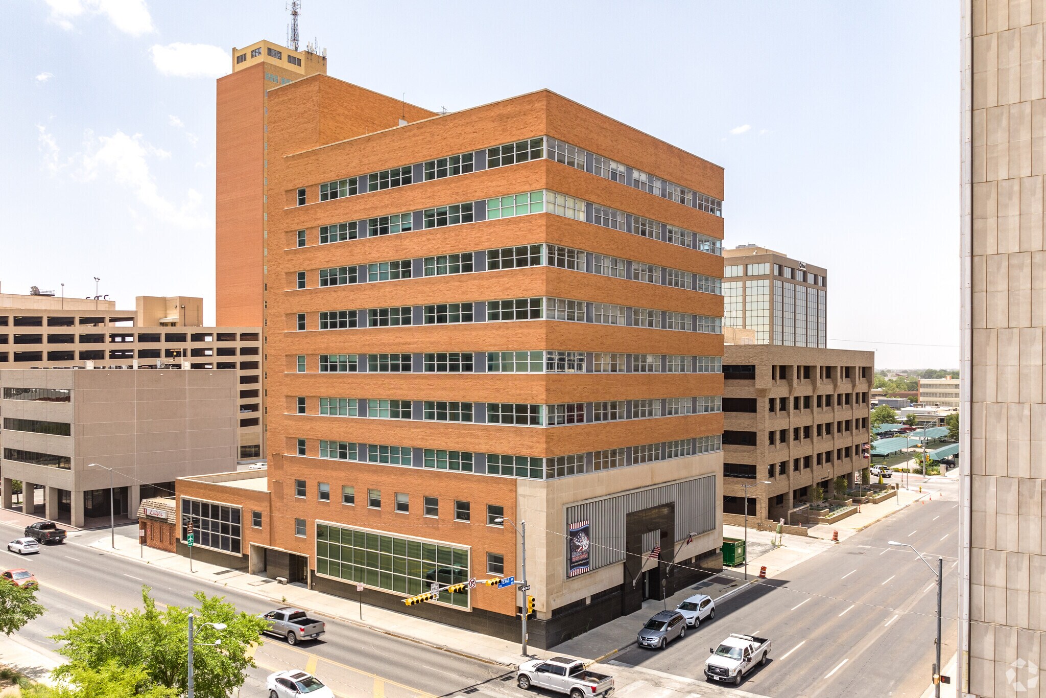 401 W Texas Ave, Midland, TX à vendre Photo principale– Image 1 sur 27
