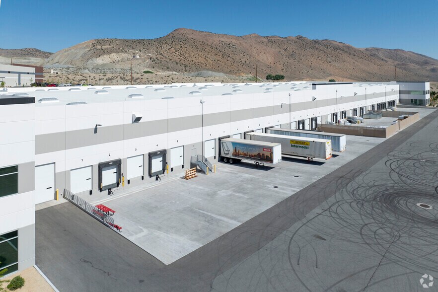 30 Isidor Ct, Sparks, NV à louer - Photo de l’immeuble – Image 2 sur 6