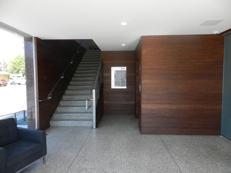 400-410 Estudillo Ave, San Leandro, CA à louer - Hall d’entrée – Image 2 sur 16
