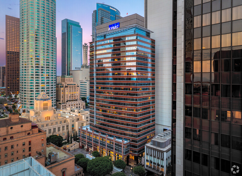 550 S Hope St, Los Angeles, CA à louer - Photo de l’immeuble – Image 1 sur 5
