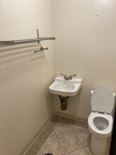 716 W 6th St, Corona, CA à louer Photo intérieure– Image 2 sur 12