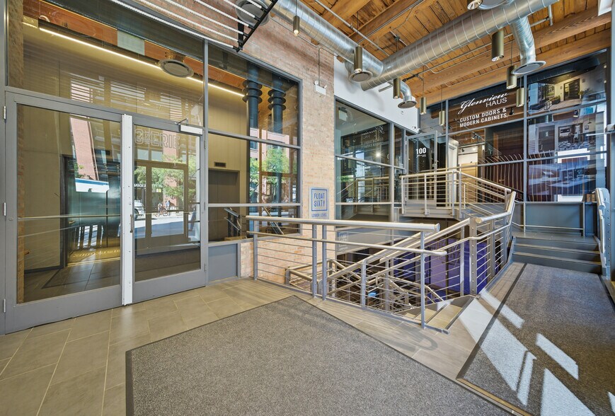 303 W Erie St, Chicago, IL à louer - Photo de l’immeuble – Image 2 sur 11