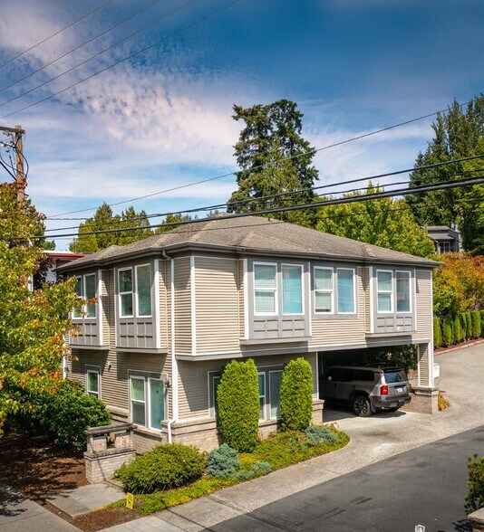 11922 98th Ave NE, Kirkland, WA à vendre - Photo de l’immeuble – Image 2 sur 9