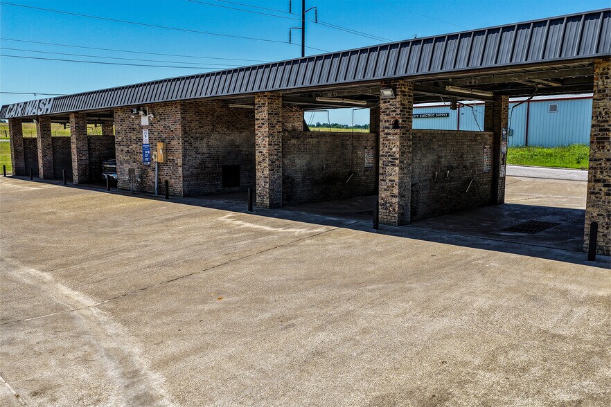 1902 American Legion dr, Huntsville, TX à vendre - Photo de l’immeuble – Image 3 sur 44