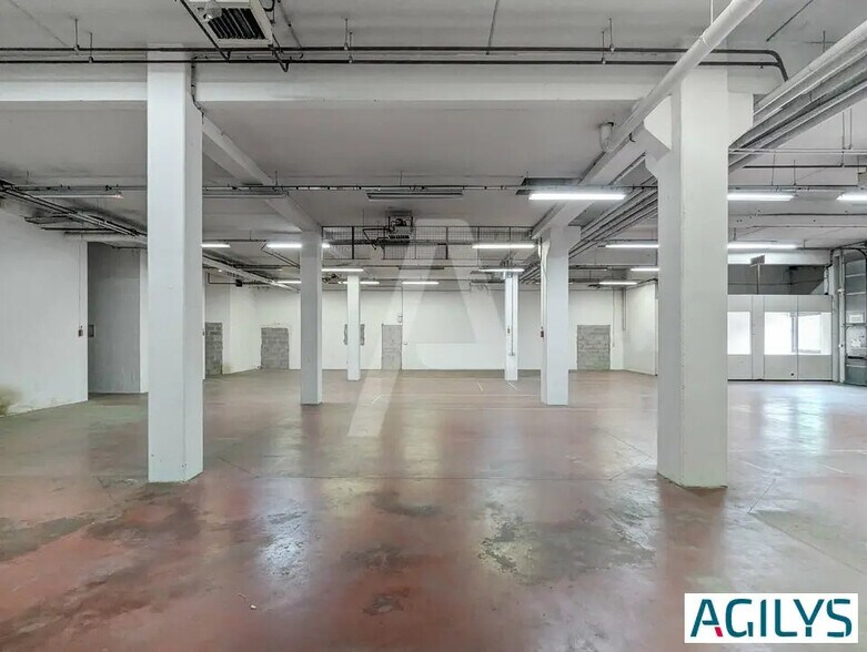 Local d’activités dans Lisses à louer - Photo intérieure – Image 2 sur 9