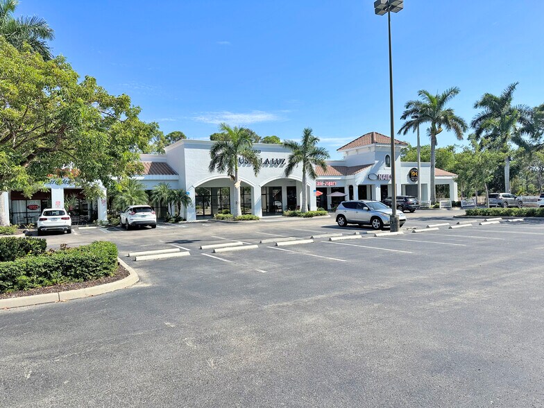 13500 Tamiami Trl N, Naples, FL à louer - Photo de l’immeuble – Image 3 sur 4