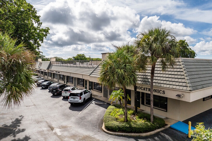 910-944 Clint Moore Rd, Boca Raton, FL à louer - Photo principale – Image 1 sur 6