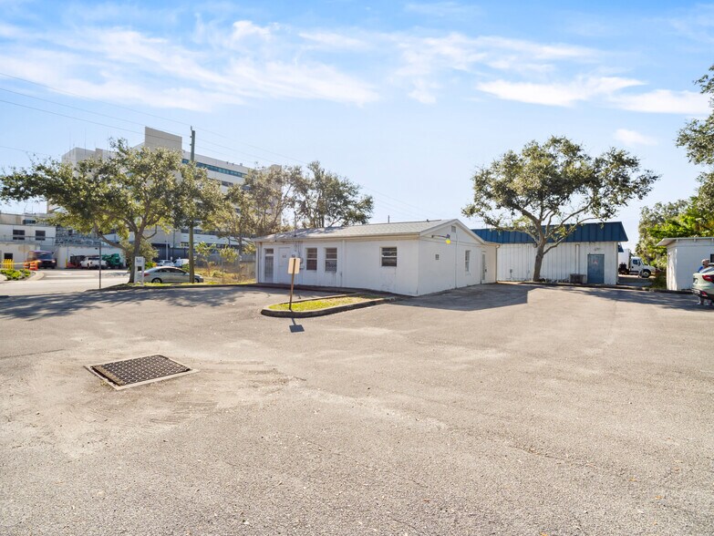 1322 Oak St, Melbourne, FL à vendre - Photo de l’immeuble – Image 2 sur 33