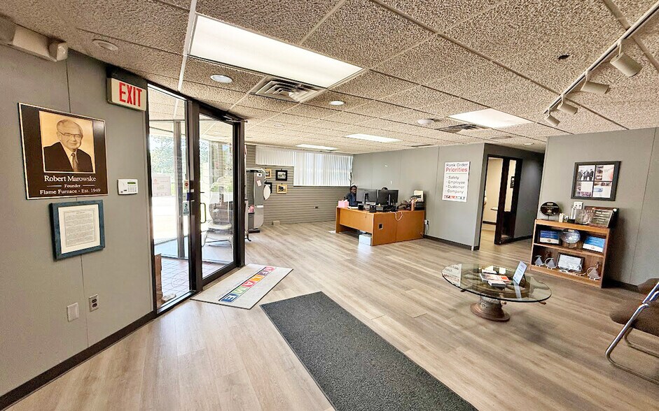 2200 E Eleven Mile Rd, Warren, MI à louer - Photo intérieure – Image 3 sur 14