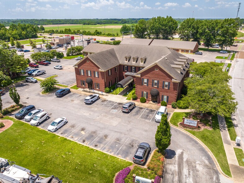 146 Timber Creek Dr, Cordova, TN à vendre - Photo de l’immeuble – Image 2 sur 14