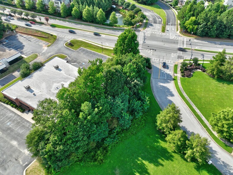 500 W Lanier Ave, Fayetteville, GA à louer - Photo de l’immeuble – Image 2 sur 14