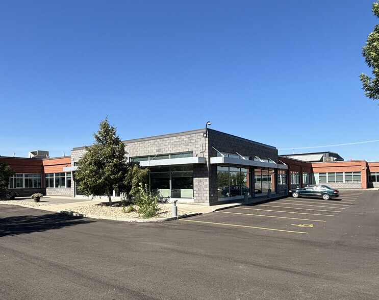 1503 Fletcher Rd, Saskatoon, SK à vendre - Photo de l’immeuble – Image 2 sur 10
