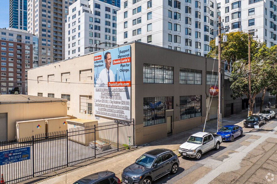 430 Main St, San Francisco, CA à louer - Photo de l’immeuble – Image 1 sur 2