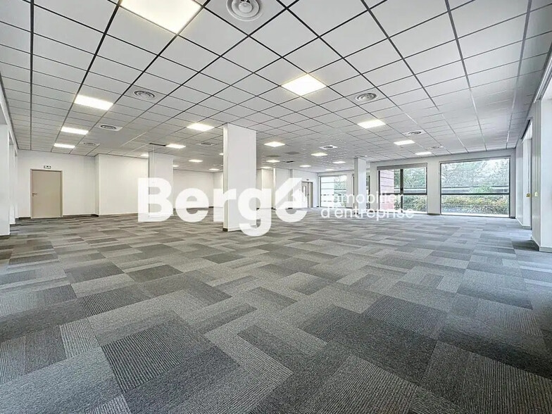 Bureau dans SOPHIA ANTIPOLIS à louer - Photo de l’immeuble – Image 3 sur 6