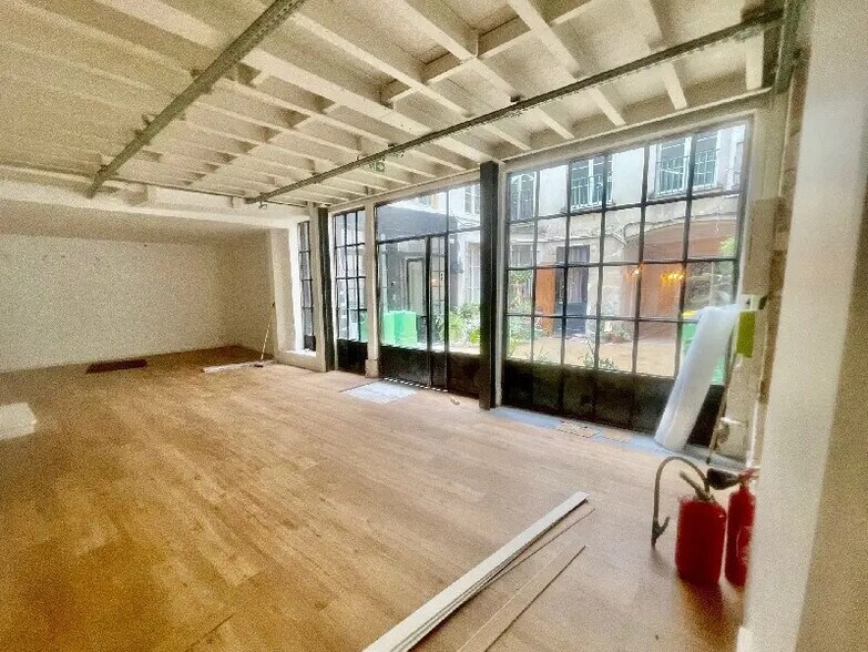 Bureau dans Paris à vendre - Photo de l’immeuble – Image 2 sur 9