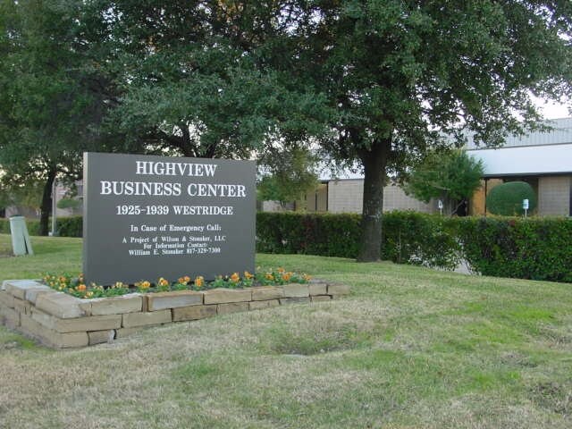 1925-1939 Westridge Dr, Irving, TX à louer - Photo de l’immeuble – Image 2 sur 6