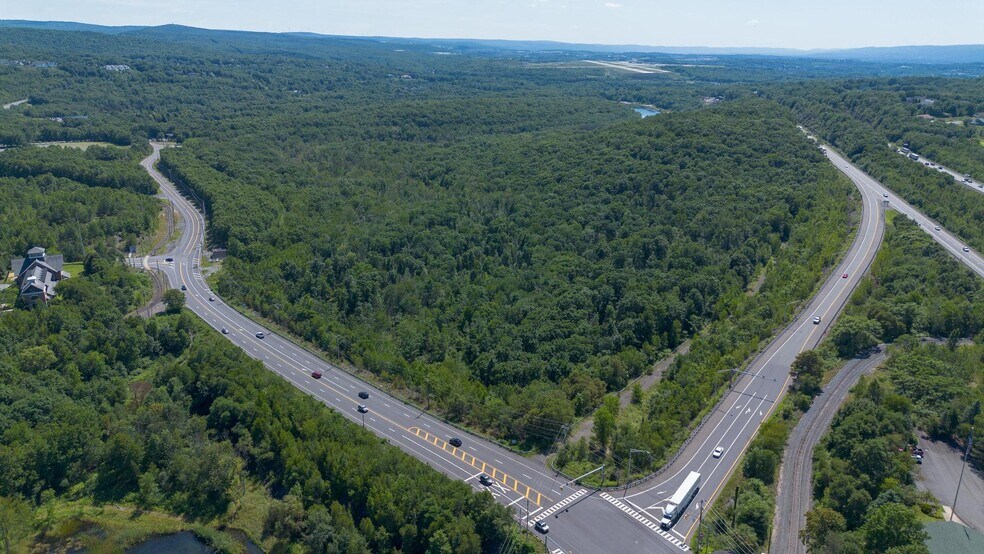Rocky Glen Development - Montage Mountain rd, Moosic, PA à louer - Aérien – Image 2 sur 8